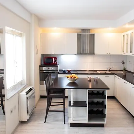Down Town Center Apartment Tirana